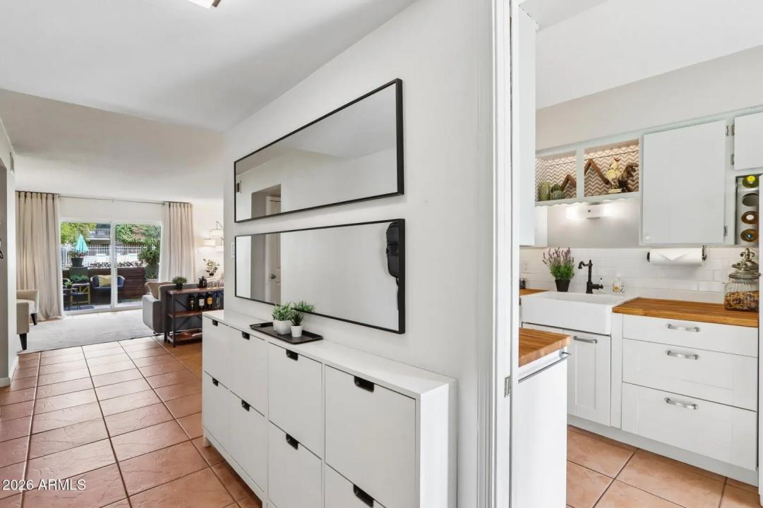 Real Estate Picture 4