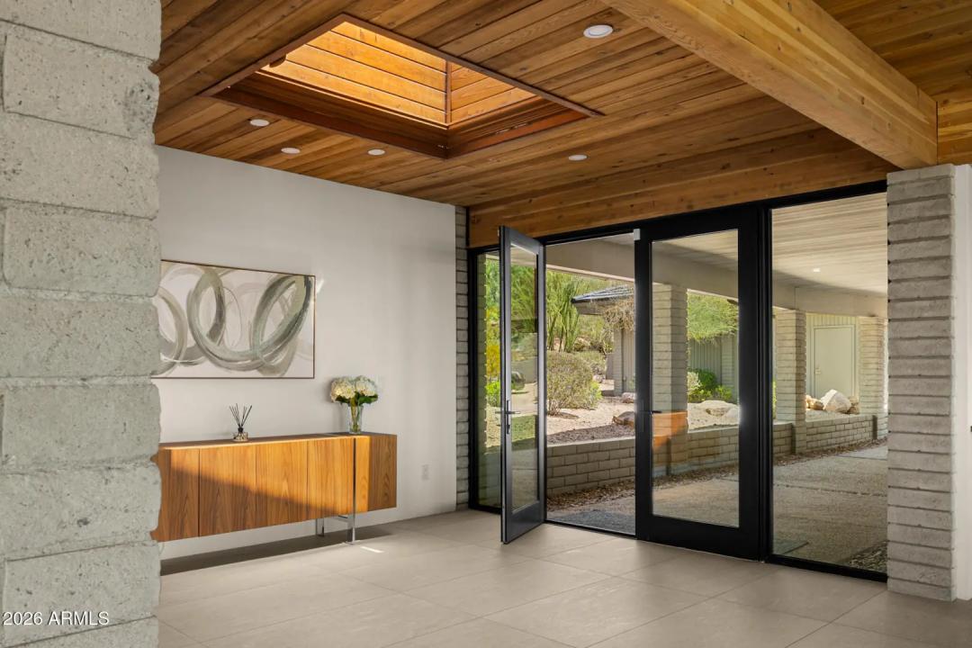 Real Estate Picture 5