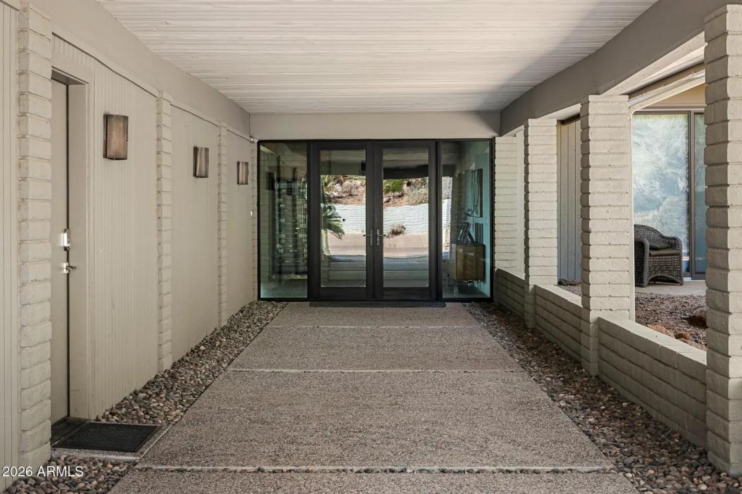 Real Estate Picture 4