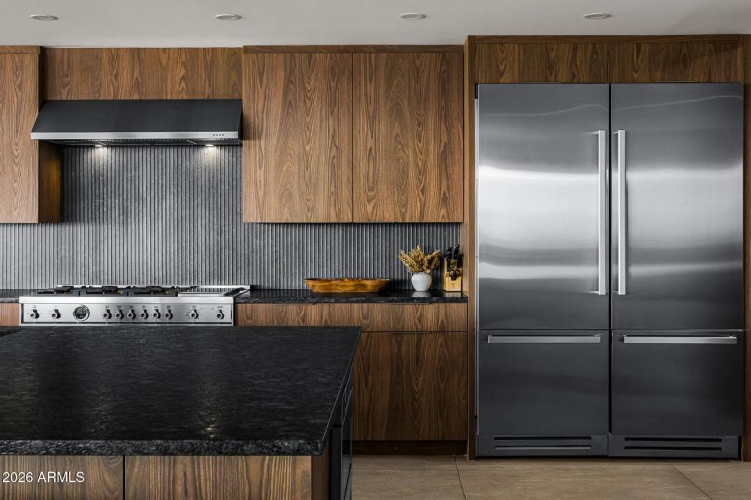 Real Estate Picture 9