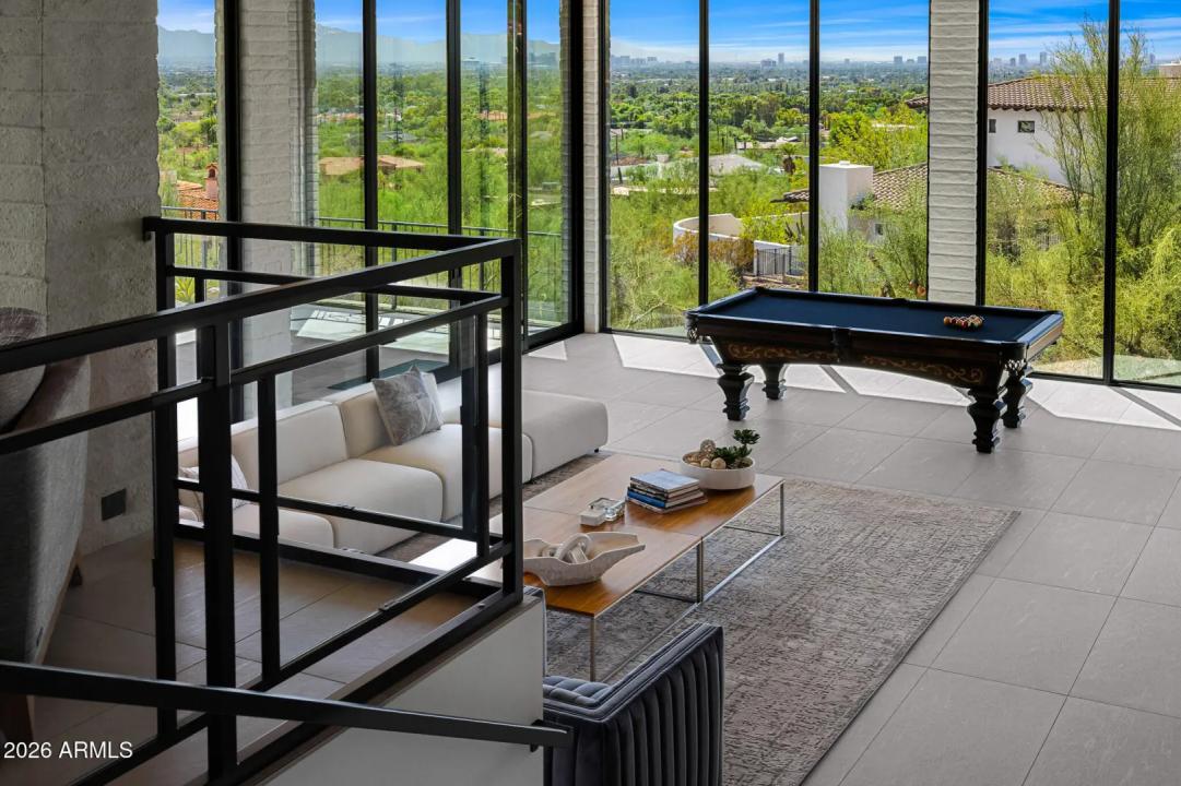 Real Estate Picture 11