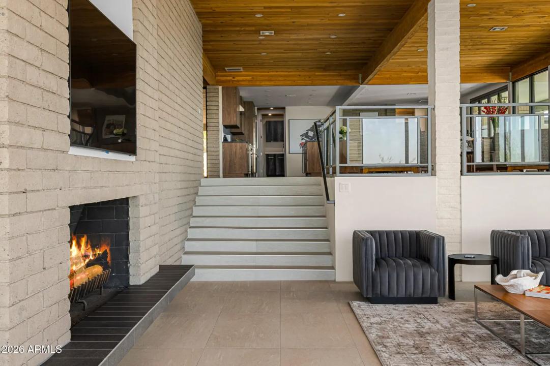 Real Estate Picture 12