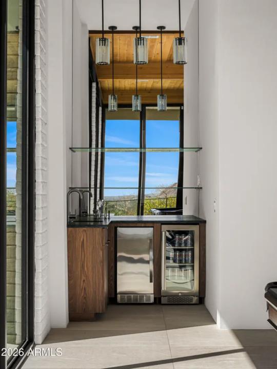 Real Estate Picture 14