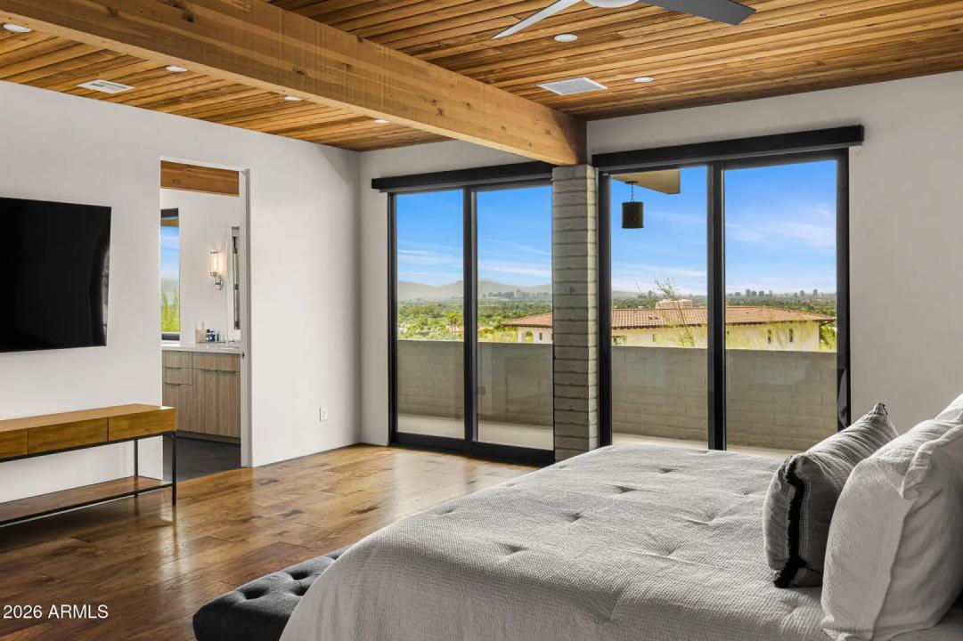 Real Estate Picture 16