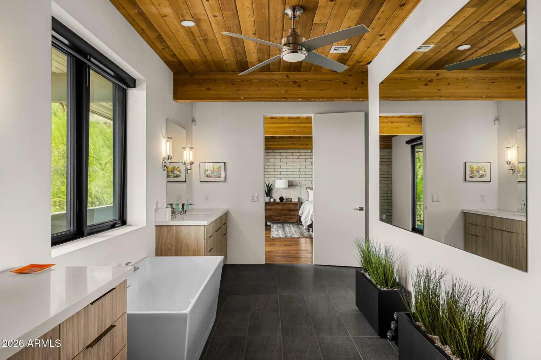 Real Estate Picture 17