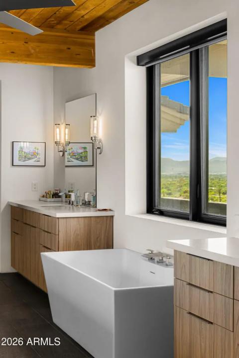 Real Estate Picture 18