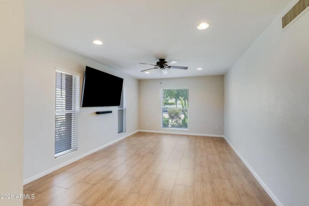 Real Estate Picture 7