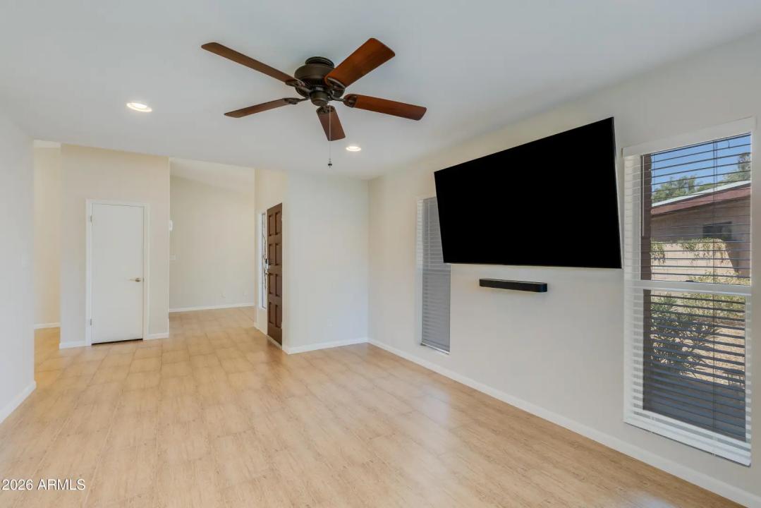 Real Estate Picture 9