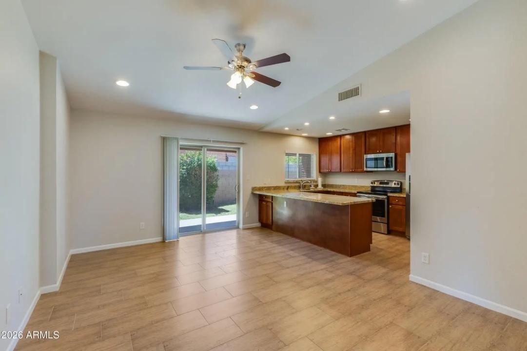 Real Estate Picture 11