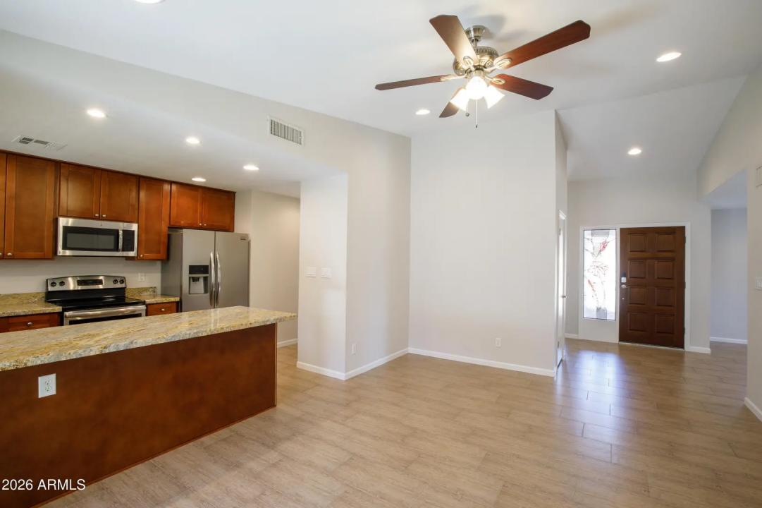 Real Estate Picture 12