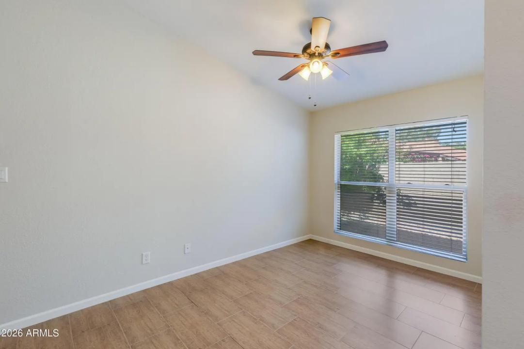 Real Estate Picture 5