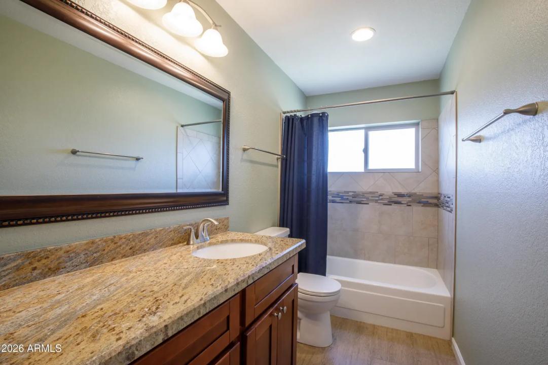 Real Estate Picture 25