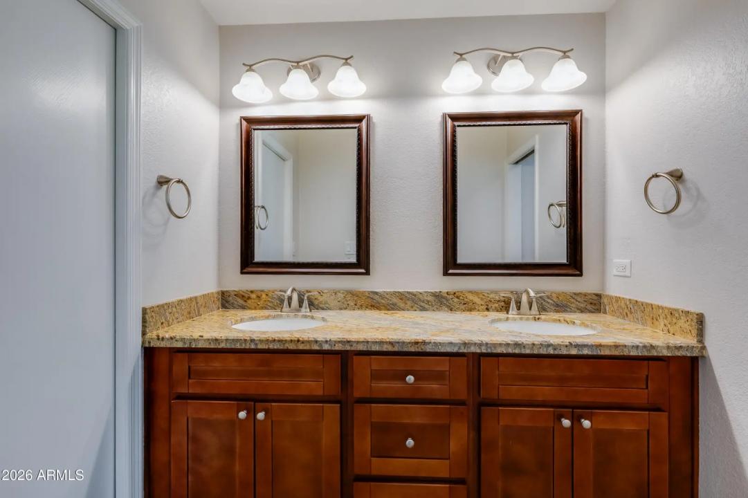 Real Estate Picture 17