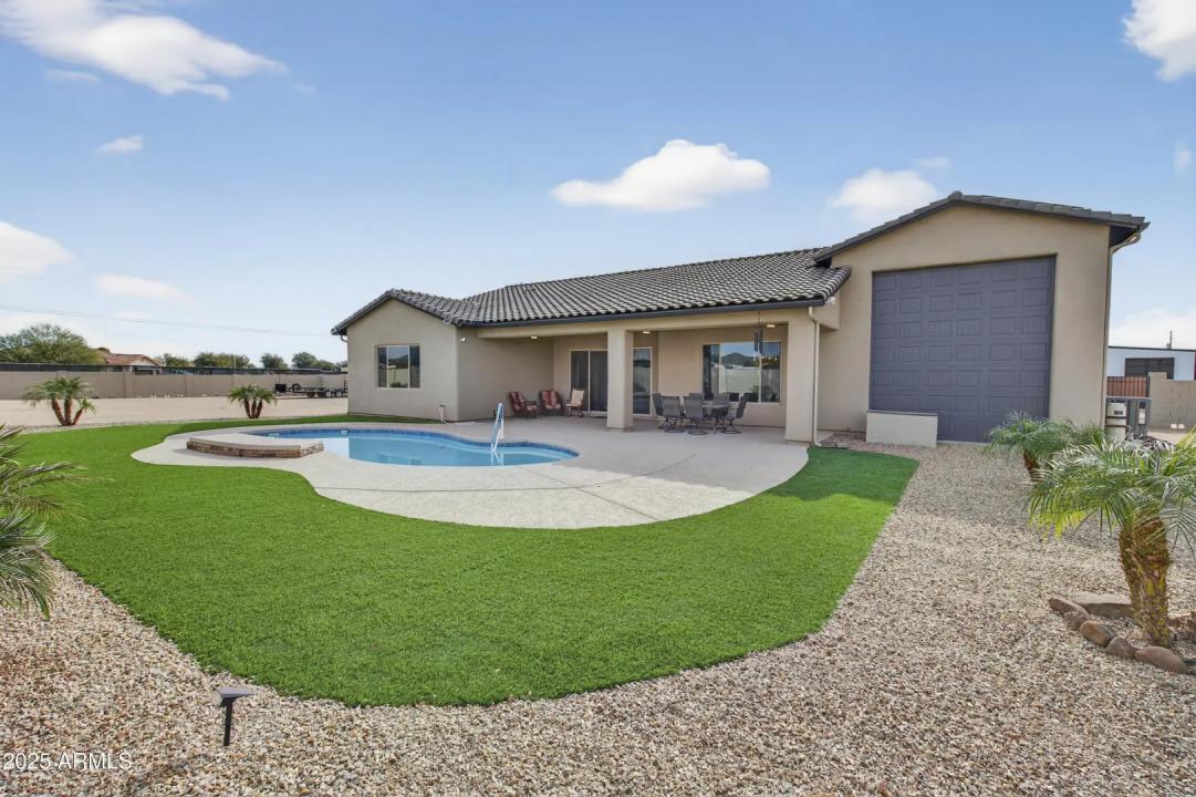 Real Estate Picture 5