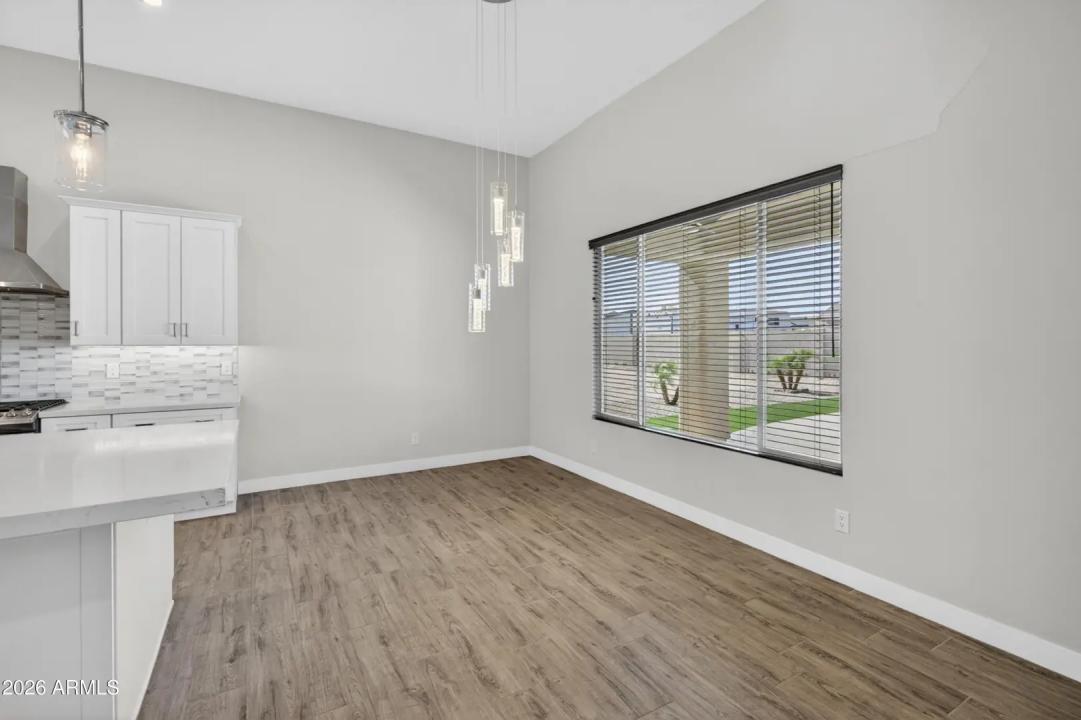 Real Estate Picture 10