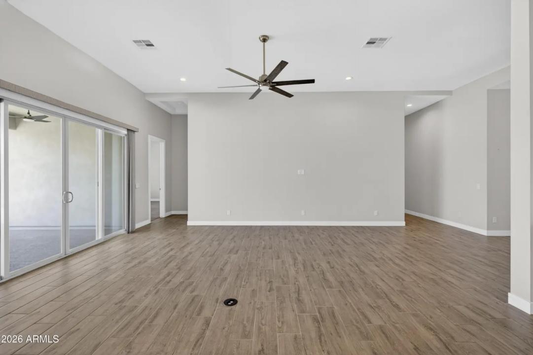 Real Estate Picture 13