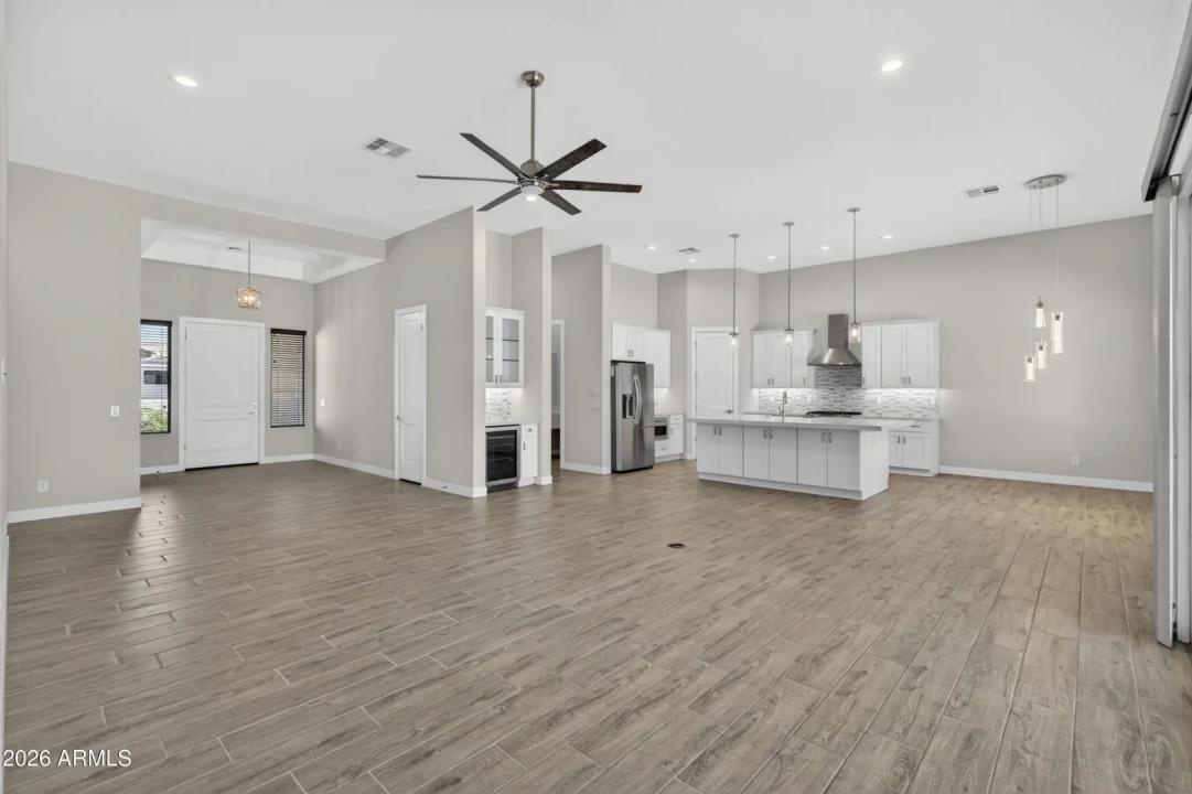 Real Estate Picture 15