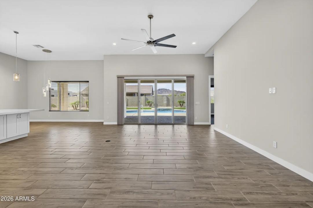 Real Estate Picture 22