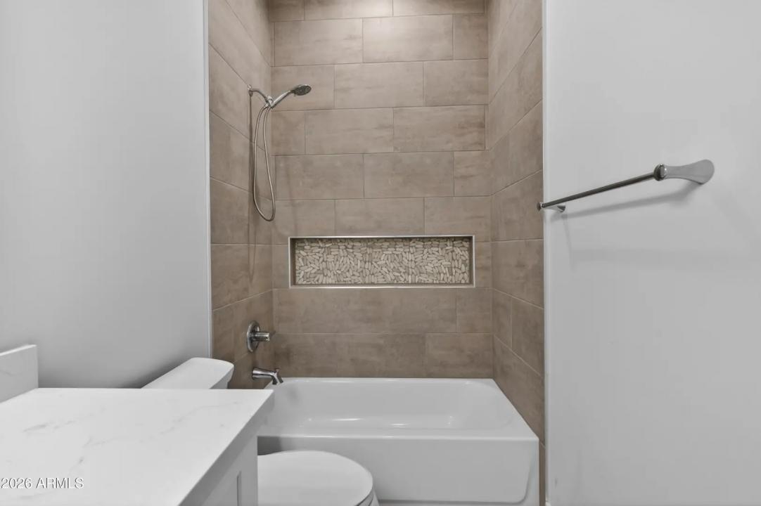 Real Estate Picture 30