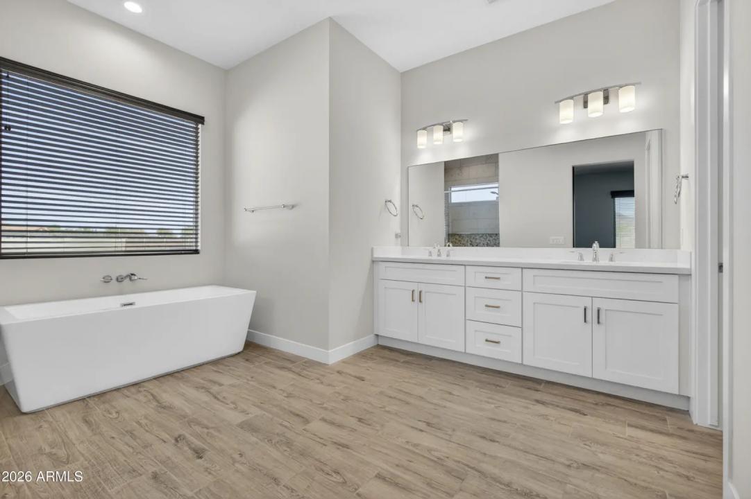 Real Estate Picture 36