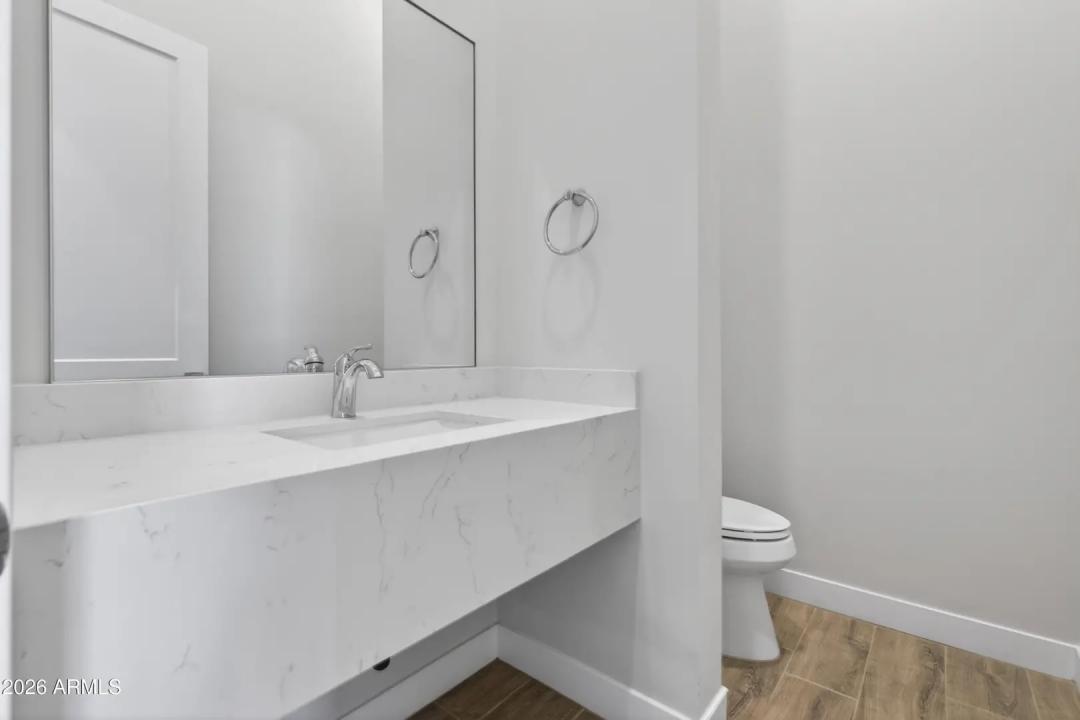 Real Estate Picture 40