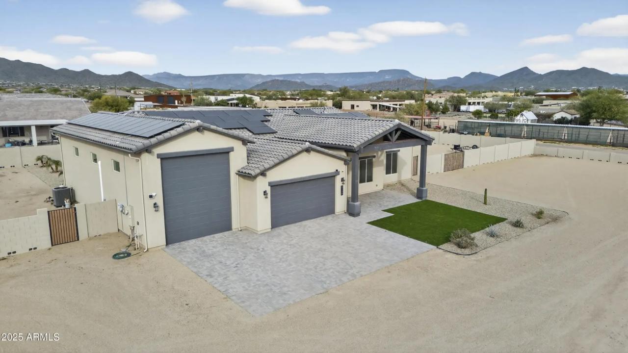 Real Estate Picture 50