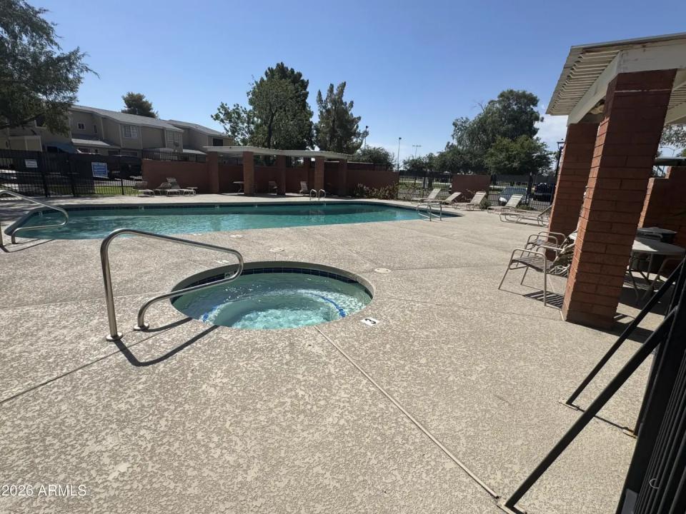 Real Estate Picture 3