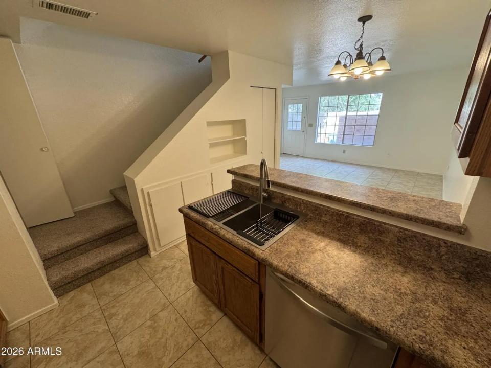 Real Estate Picture 9