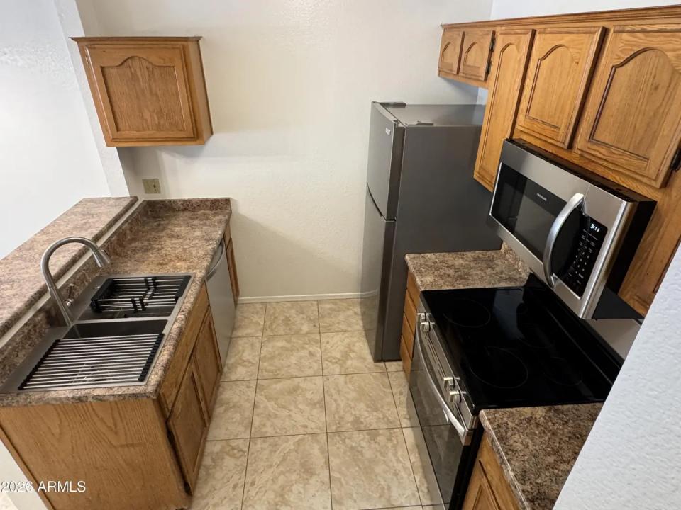 Real Estate Picture 12