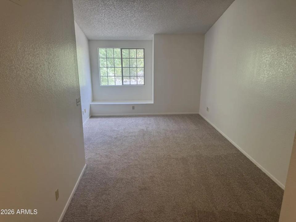 Real Estate Picture 15
