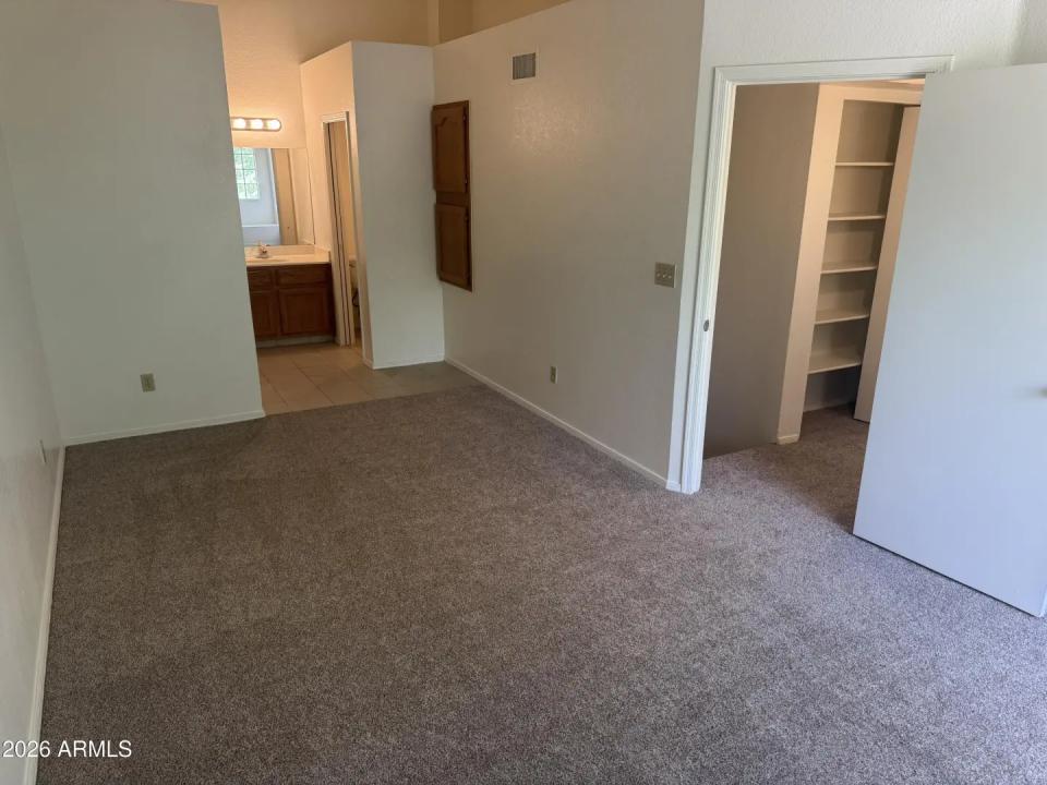 Real Estate Picture 17