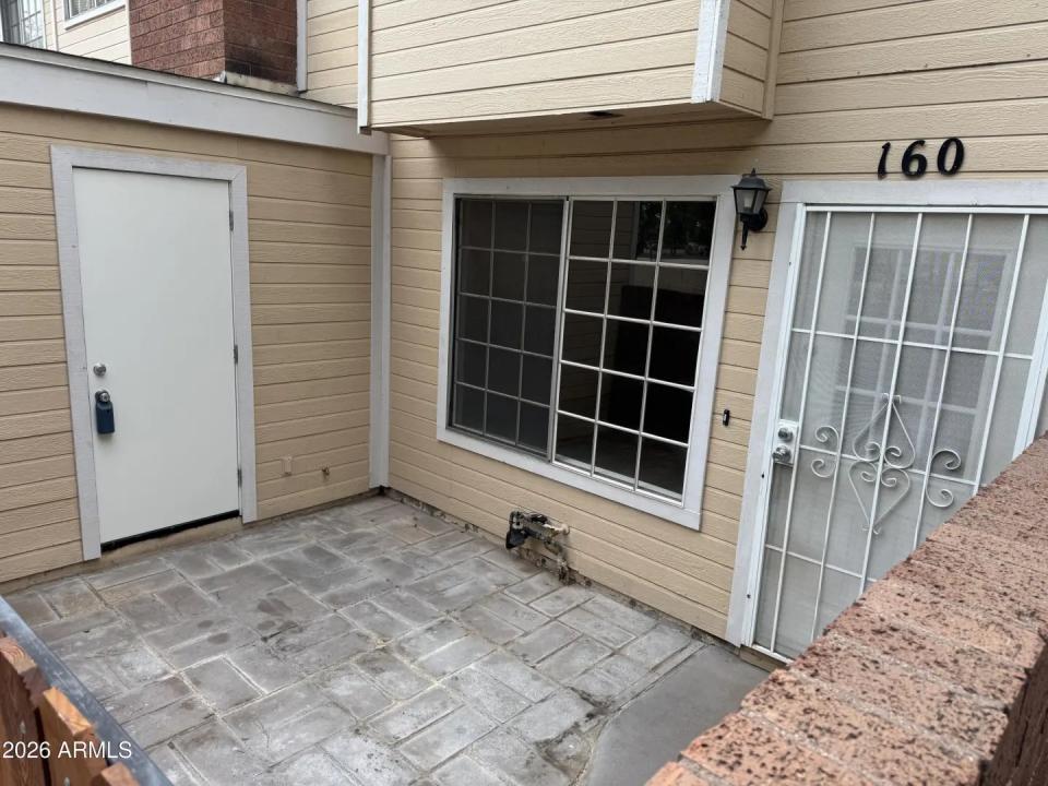 Real Estate Picture 3