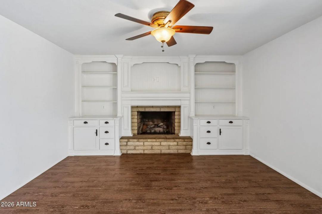 Real Estate Picture 8