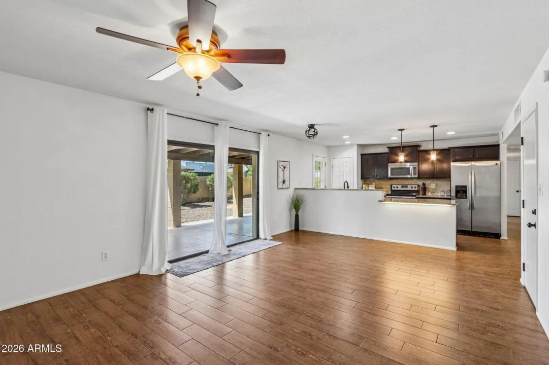 Real Estate Picture 9