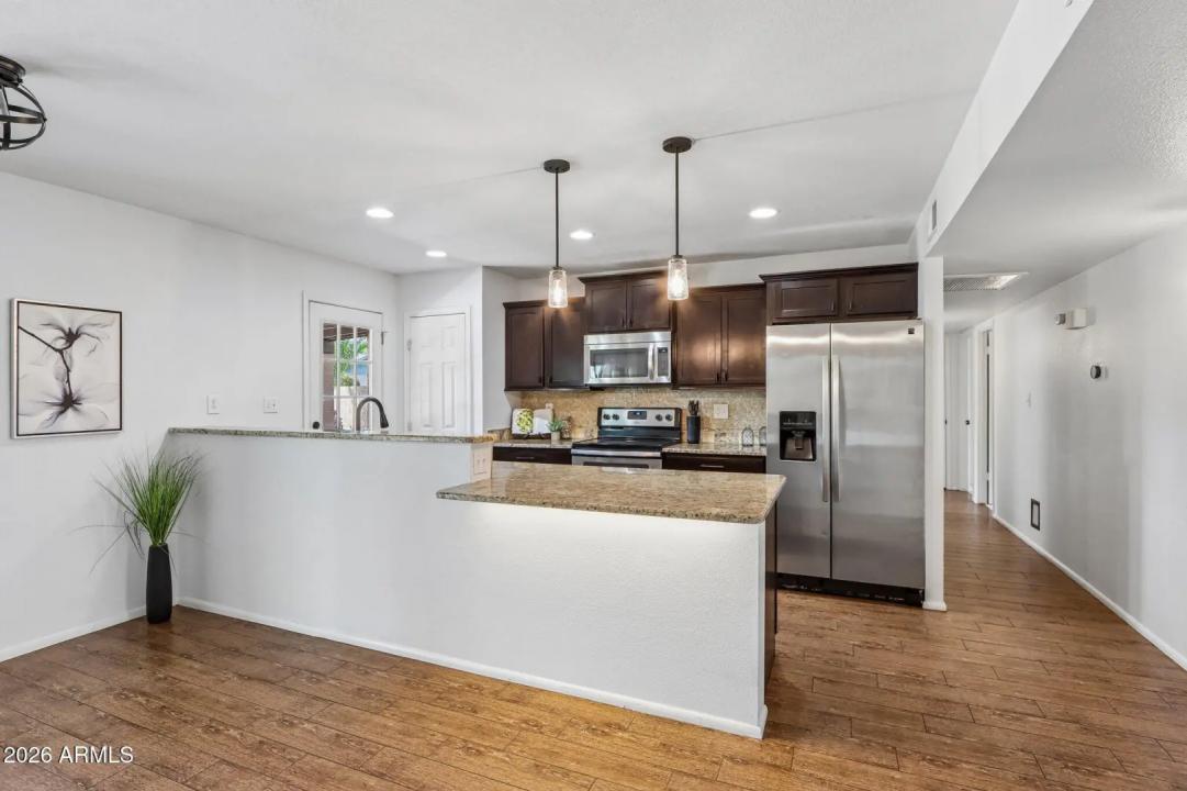 Real Estate Picture 11