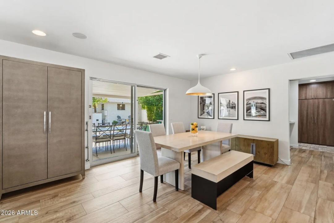Real Estate Picture 12