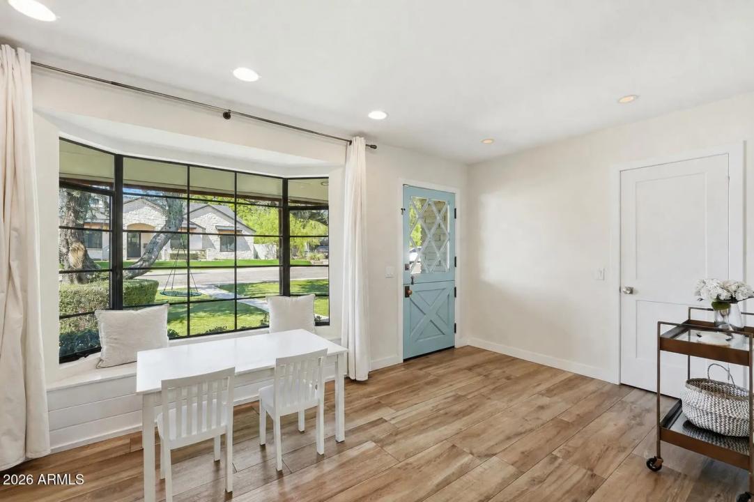Real Estate Picture 5