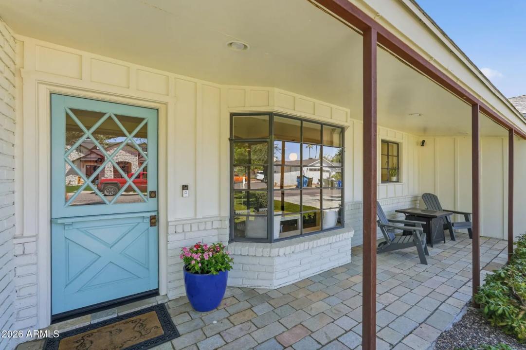 Real Estate Picture 4