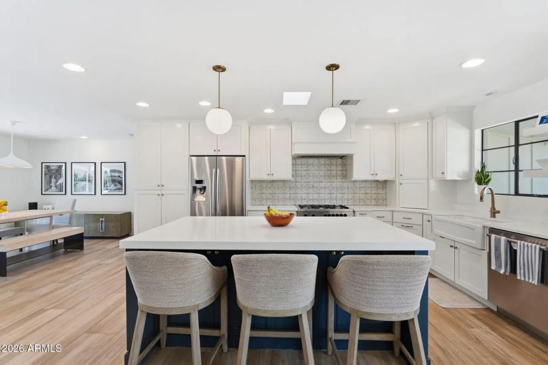 Real Estate Picture 6