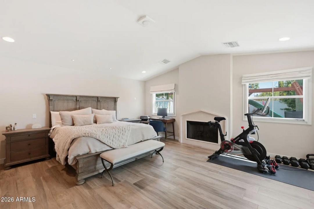 Real Estate Picture 14