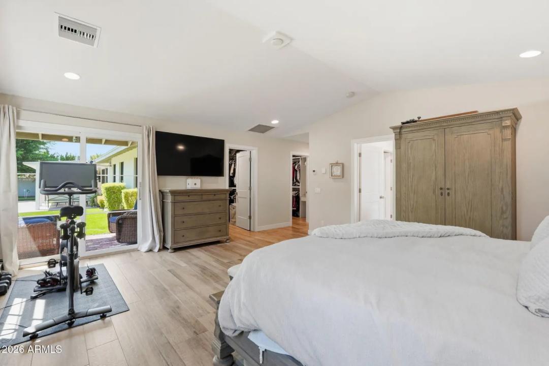 Real Estate Picture 15