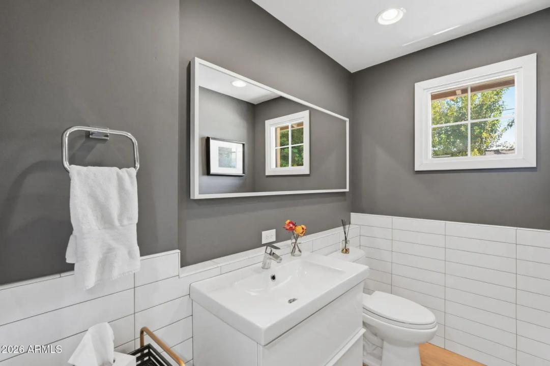 Real Estate Picture 27