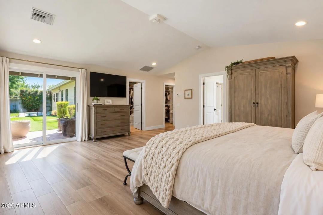 Real Estate Picture 15