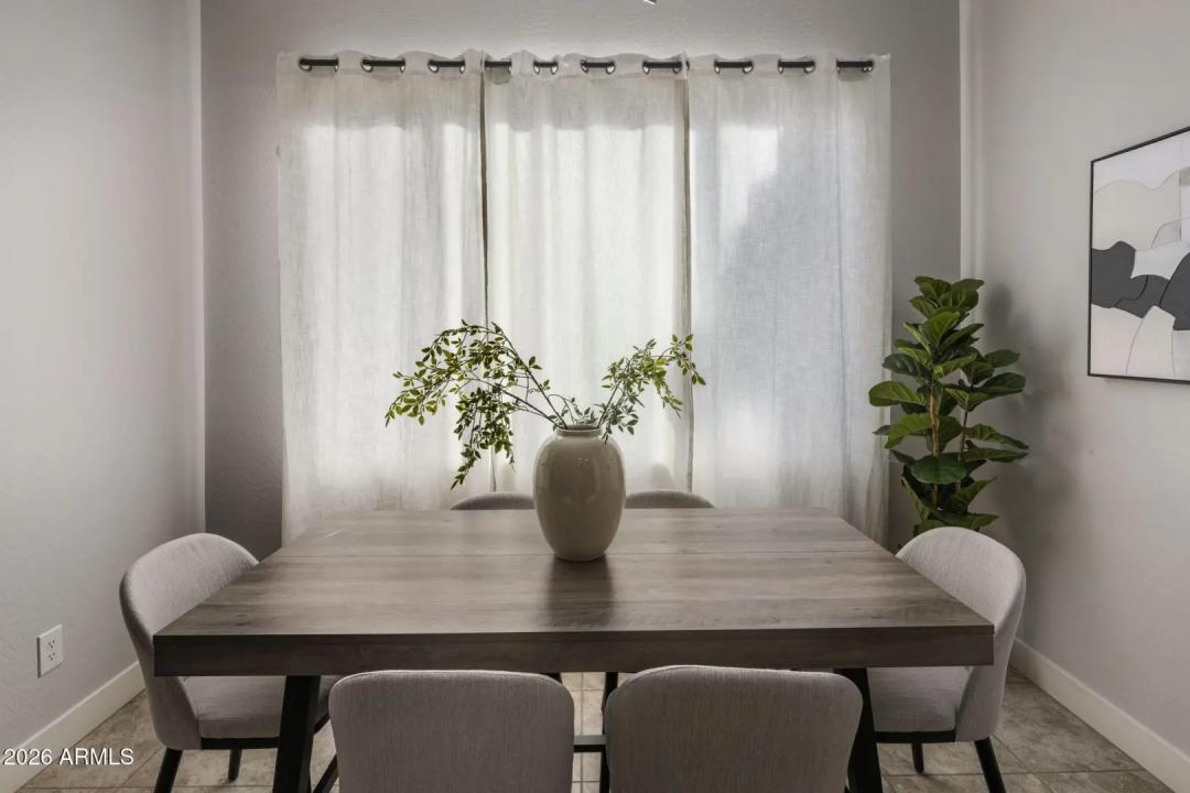 Real Estate Picture 7