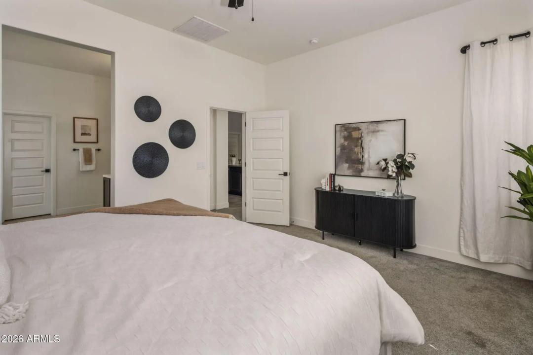 Real Estate Picture 15