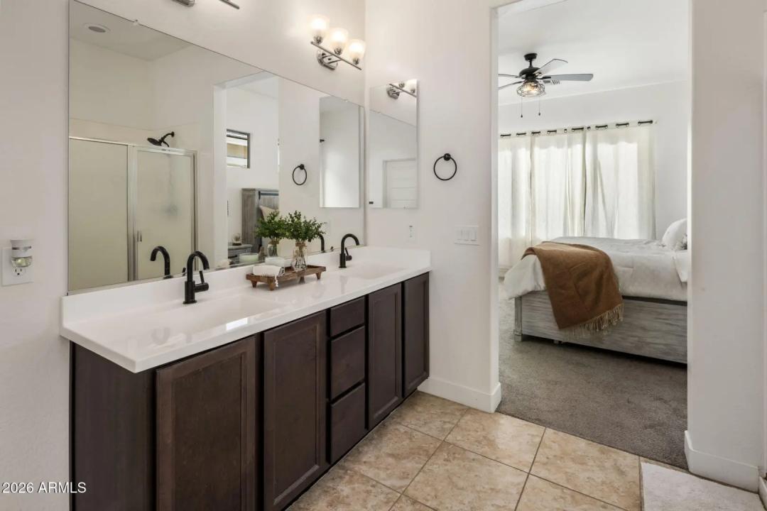 Real Estate Picture 18