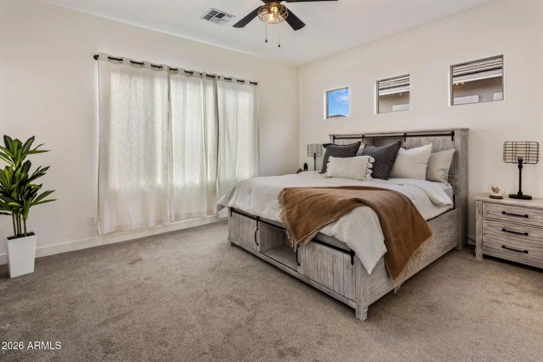 Real Estate Picture 9