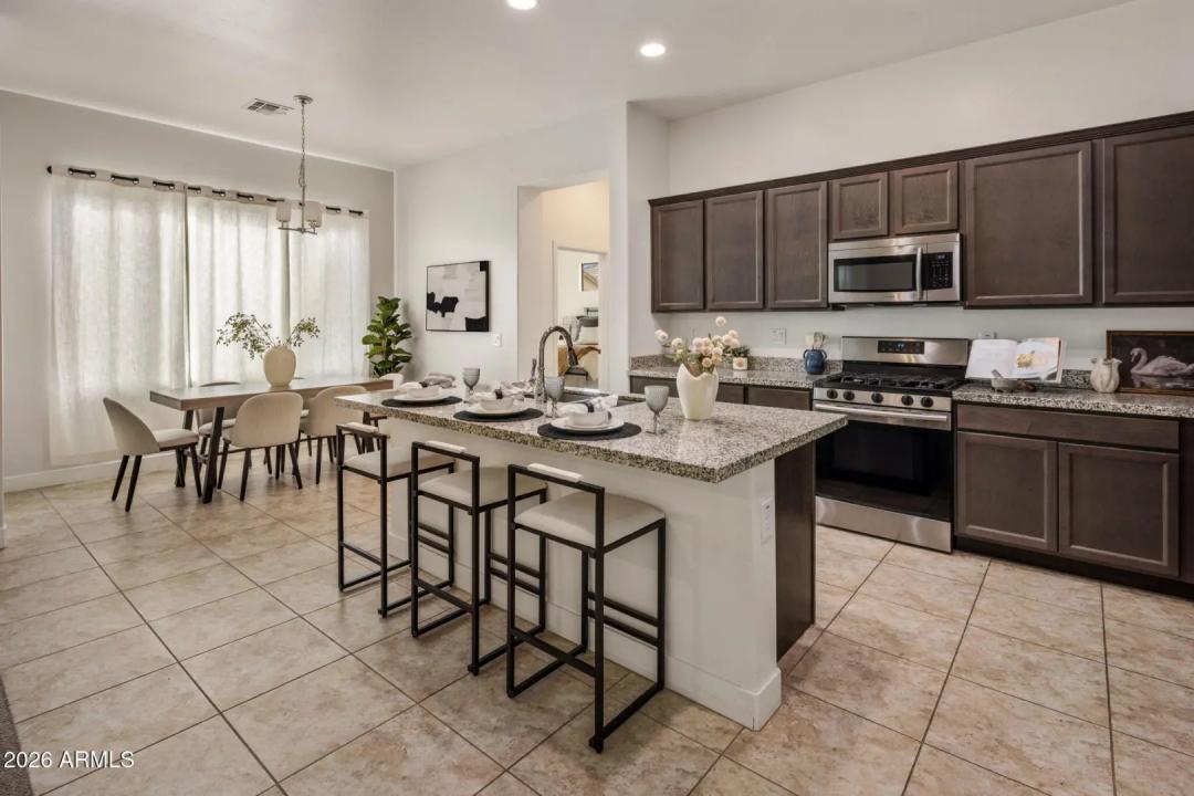 Real Estate Picture 3