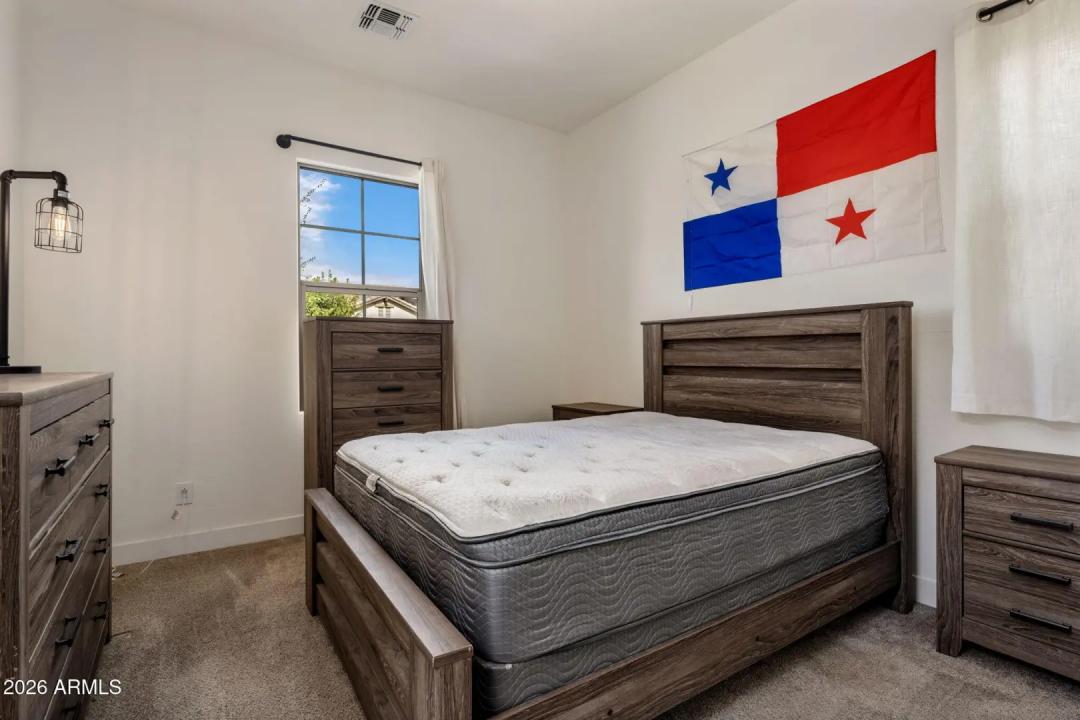 Real Estate Picture 23