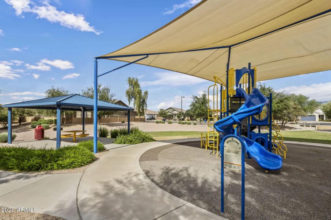 Real Estate Picture 25